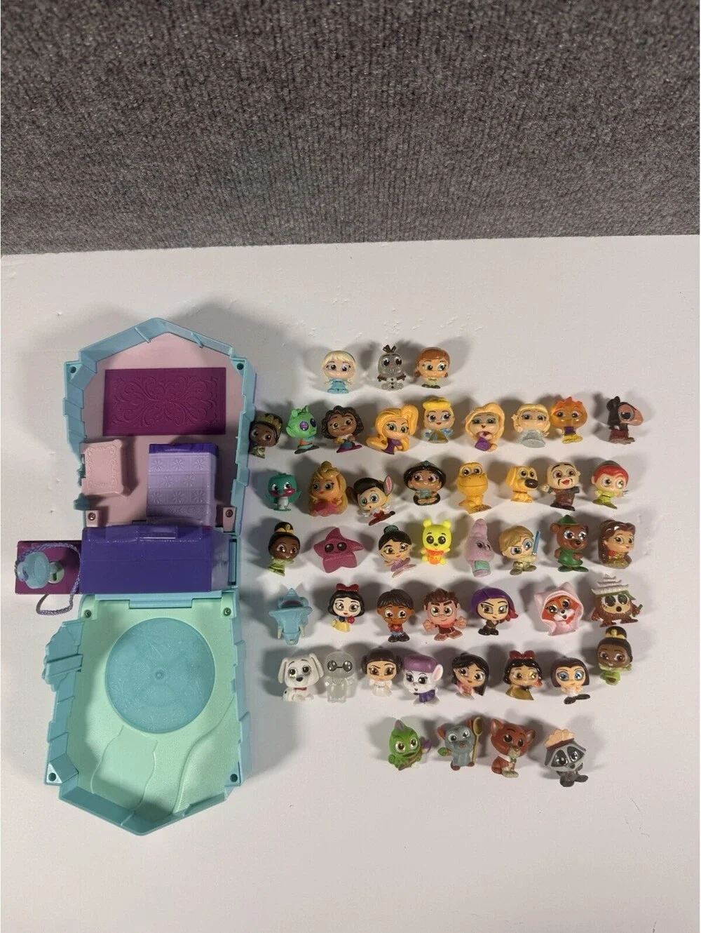 Disney Doorables Mixed Lot 47 Pieces Plus Frozen House